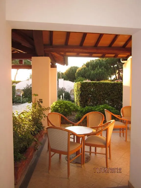 Hotel Villa Smeraldo Orbetello 3*,  Italy